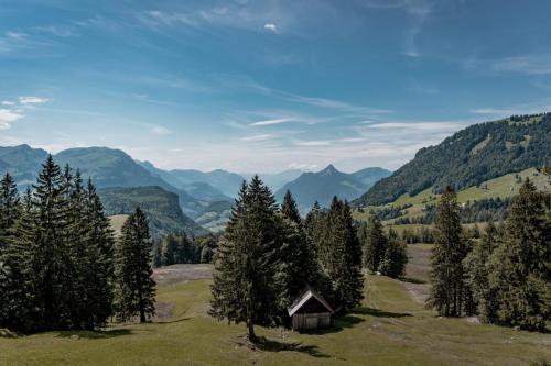 Weitblick von der Ibergeregg